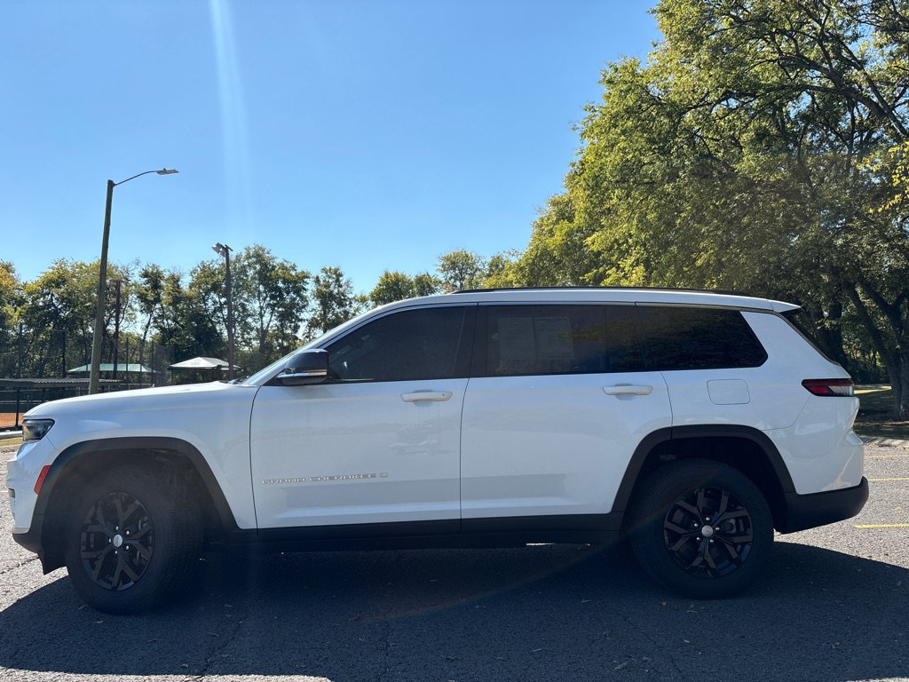 Used 2021 Jeep Grand Cherokee L Limited AWD/4WD image 3