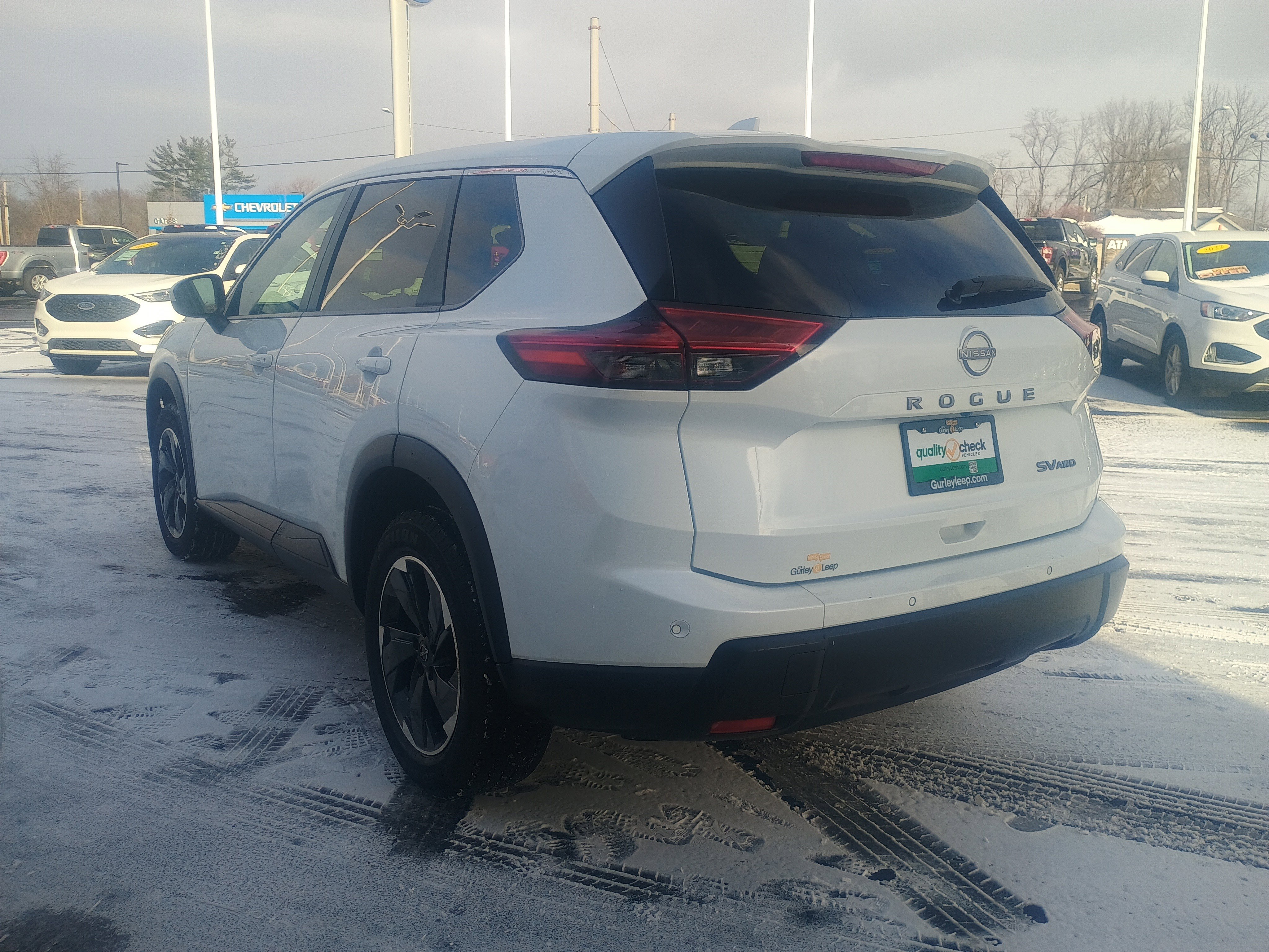 Used 2024 Nissan Rogue SV image 5