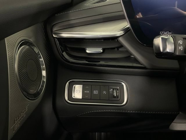 Used 2025 Buick Enclave Avenir w/ Super Cruise Package FWD image 28