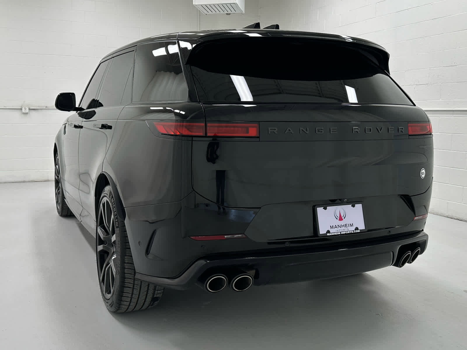 Used 2024 Land Rover Range Rover Sport image 8