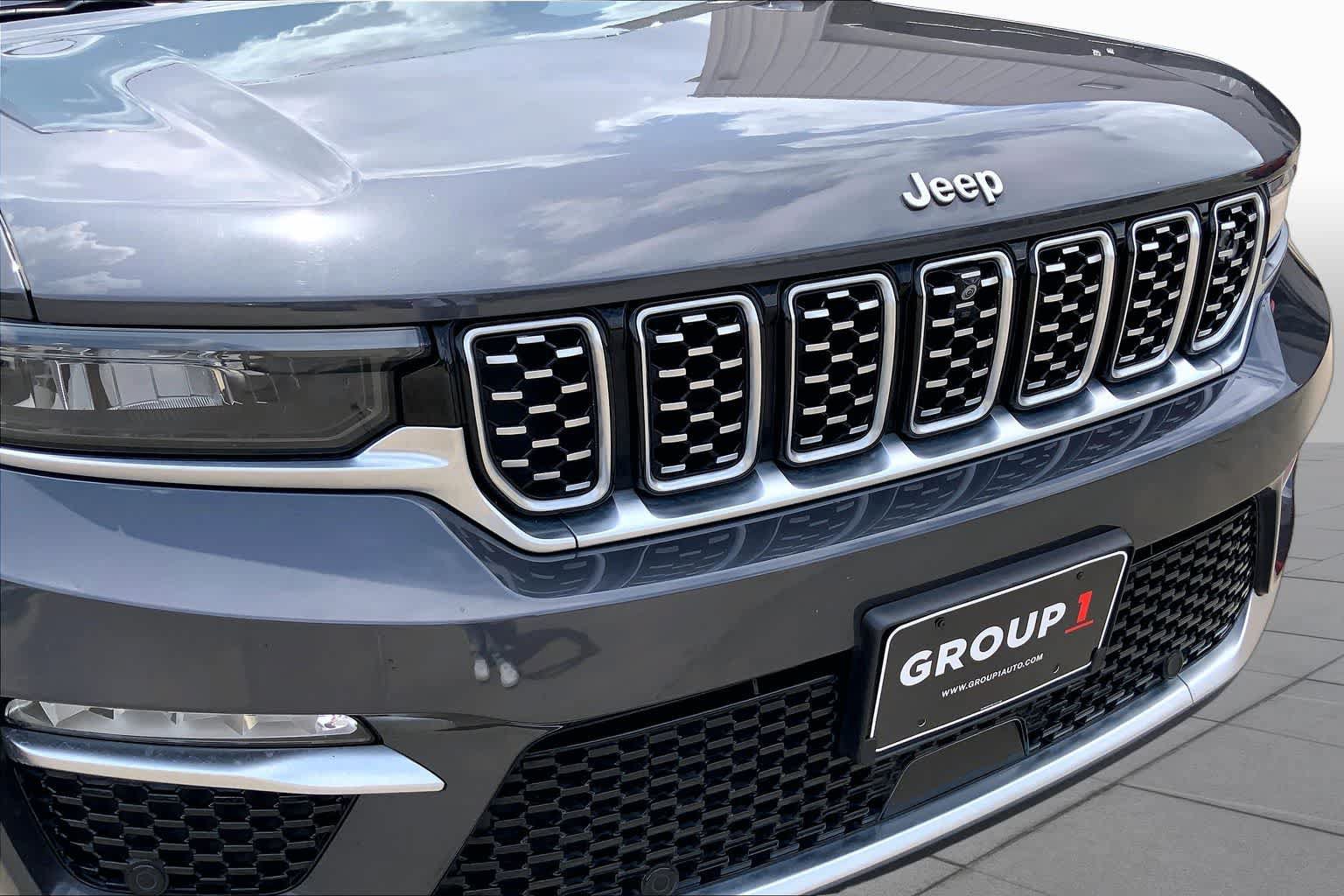 Used 2022 Jeep Grand Cherokee Summit w/ Adv Protech Group IV AWD/4WD image 29
