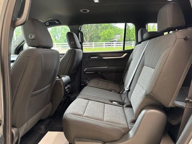 New 2026 GMC Acadia Elevation w/ LPO, Floor Liner Package AWD/4WD image 32