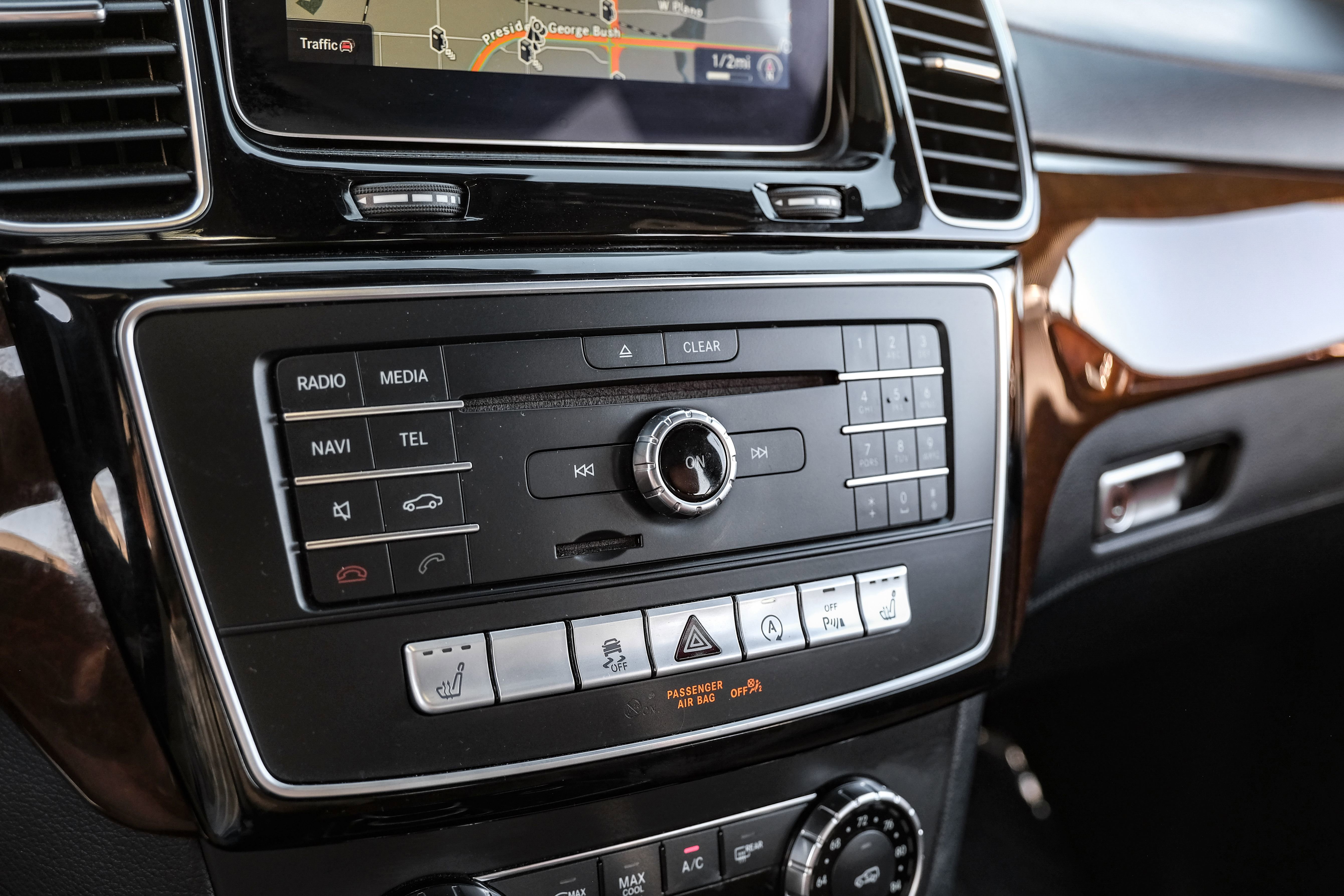 Used 2017 Mercedes-Benz GLE 400 4MATIC image 25