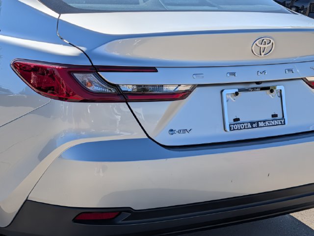 Used 2026 Toyota Camry LE FWD image 8