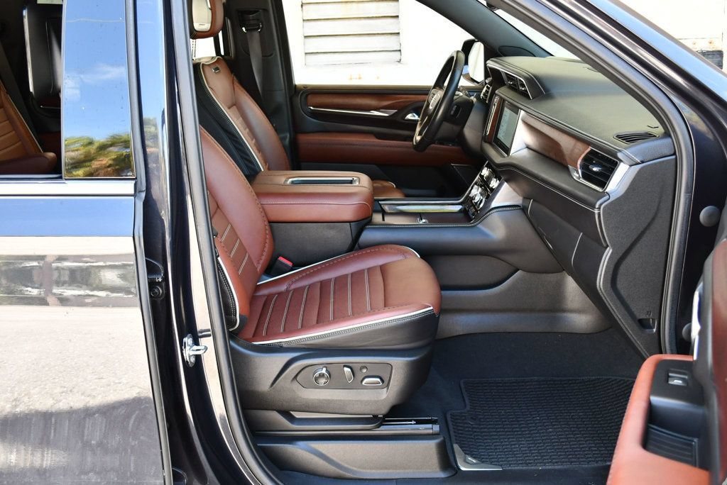 Used 2023 GMC Yukon Denali Ultimate AWD/4WD image 47