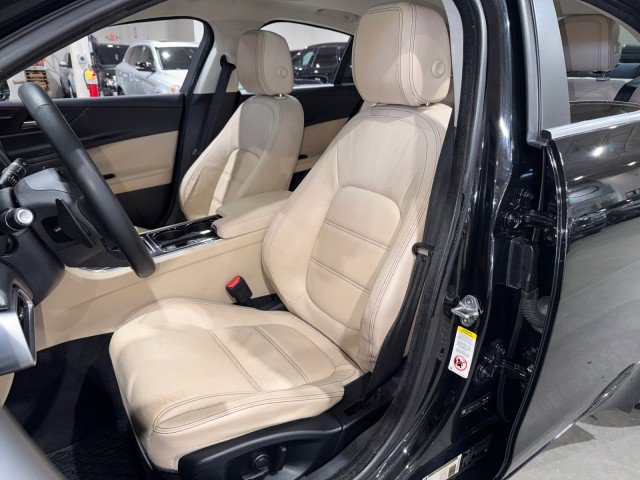 Used 2017 Jaguar XE Prestige image 50