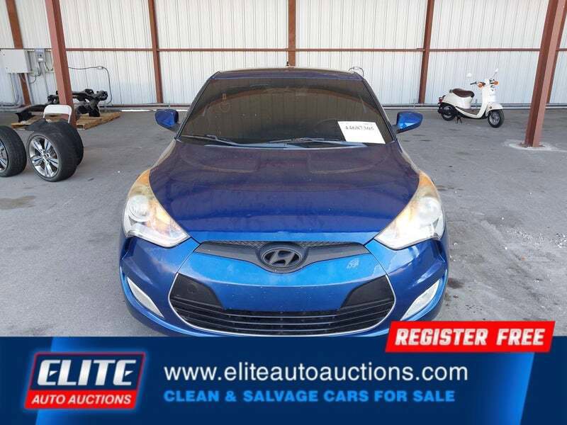 Used 2017 Hyundai Veloster Value Edition FWD image 11
