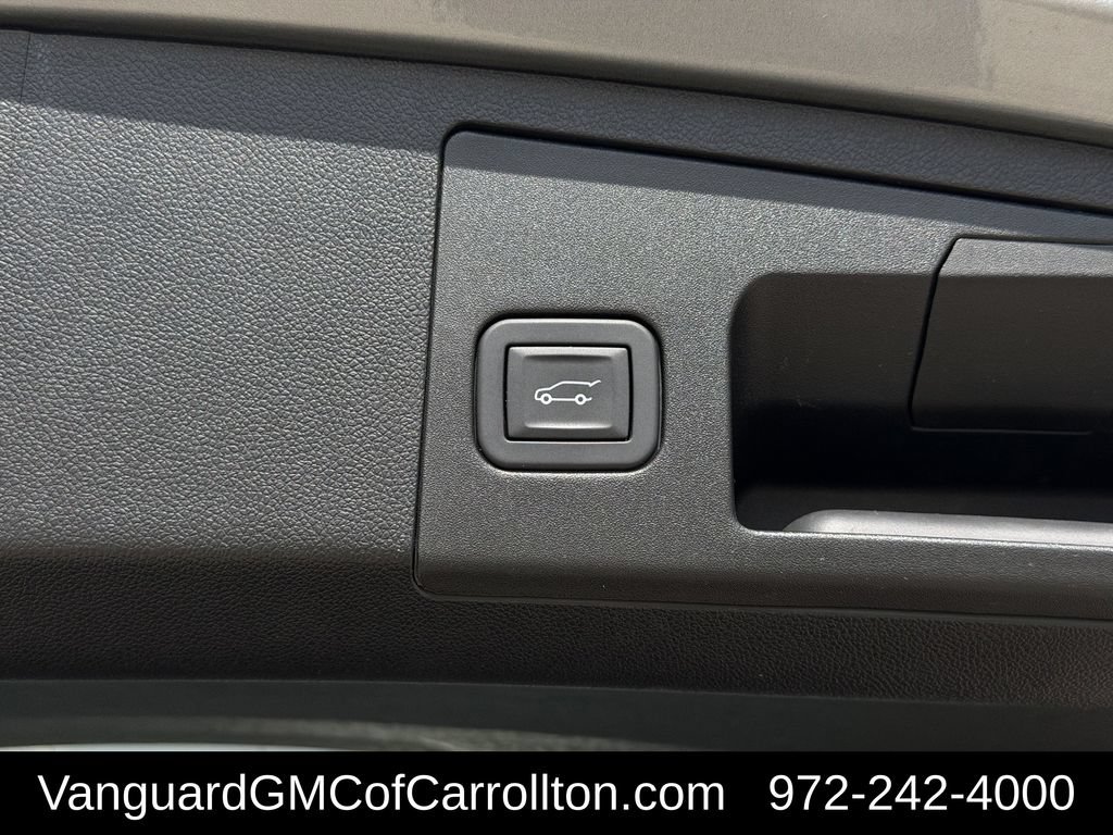 Used 2025 Cadillac XT4 Premium Luxury FWD image 31