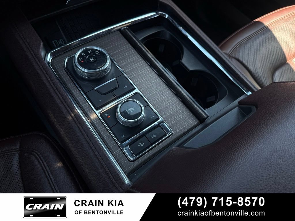 Used 2024 Ford Expedition Limited AWD/4WD image 17