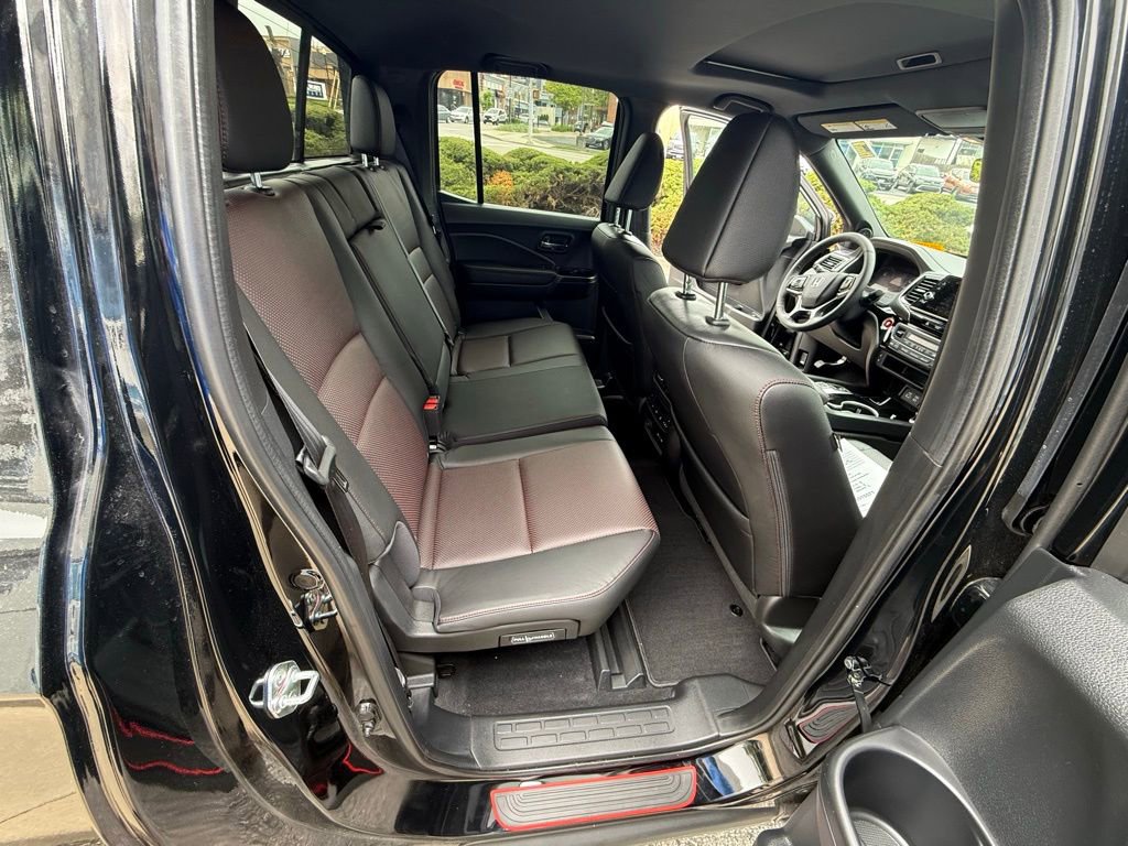 Used 2024 Honda Ridgeline Black Edition image 13