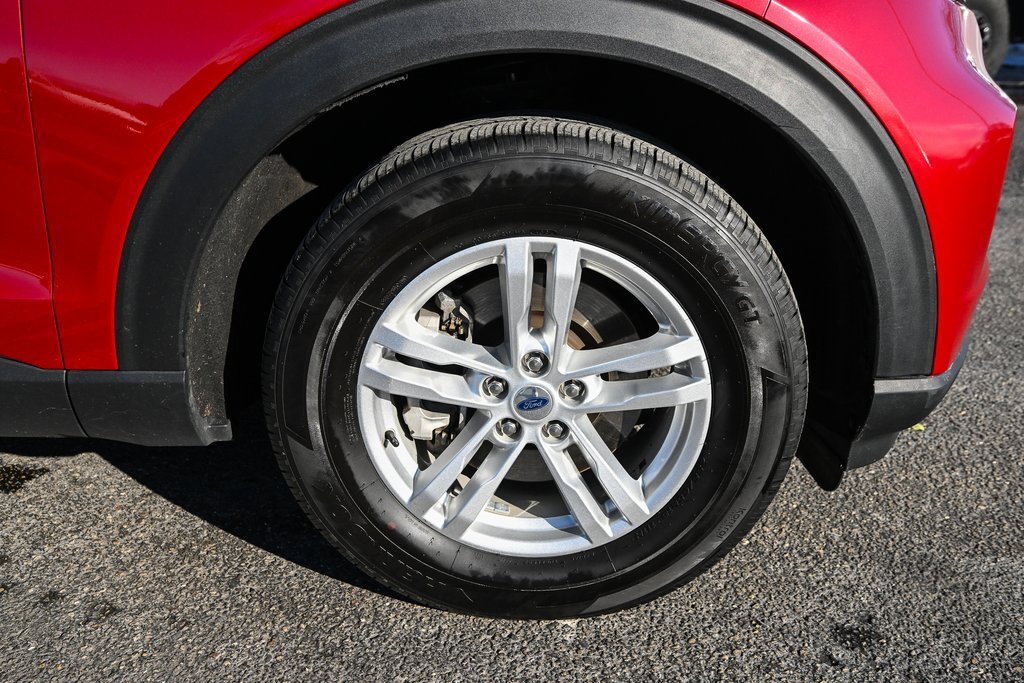 Used 2023 Ford Explorer XLT w/ Equipment Group 202A image 18