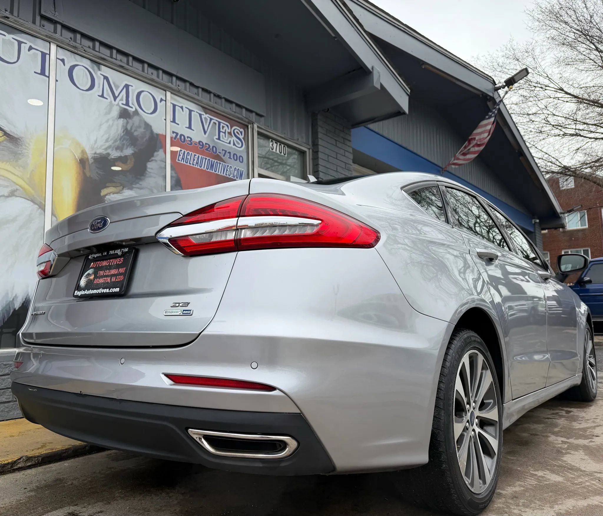 Used 2020 Ford Fusion SE image 3