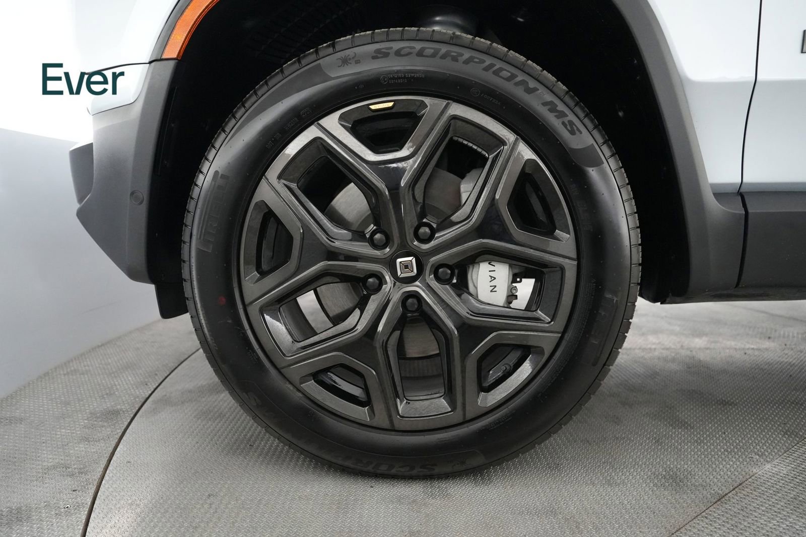 Used 2026 Rivian R1S Adventure AWD/4WD image 18