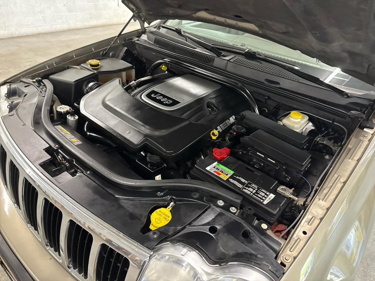 Used 2005 Jeep Grand Cherokee Limited AWD/4WD image 74
