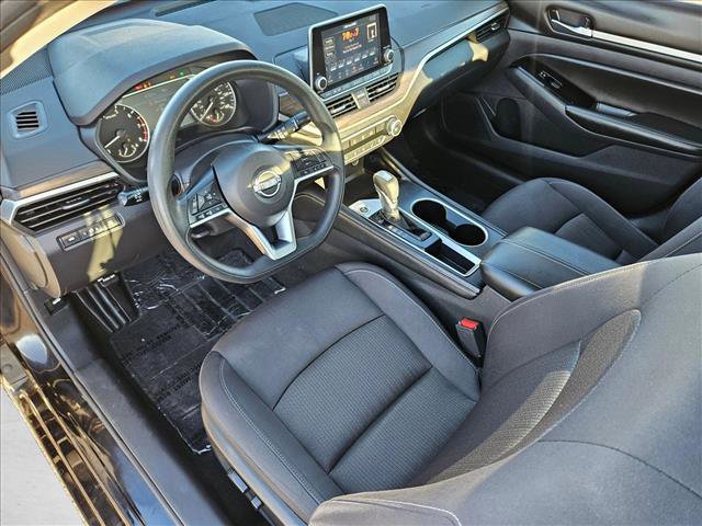 Used 2023 Nissan Altima 2.5 SV image 9