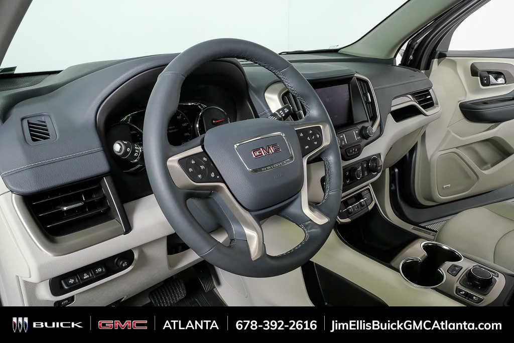 Used 2024 GMC Terrain Denali w/ Denali Premium Package AWD/4WD image 4