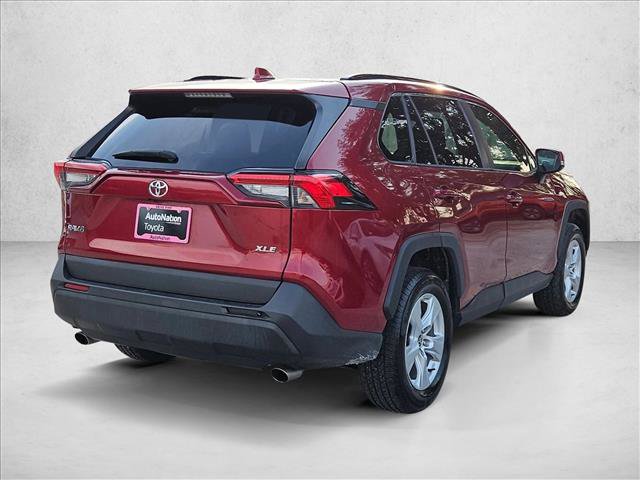 Used 2021 Toyota RAV4 XLE w/ Convenience Package FWD image 5