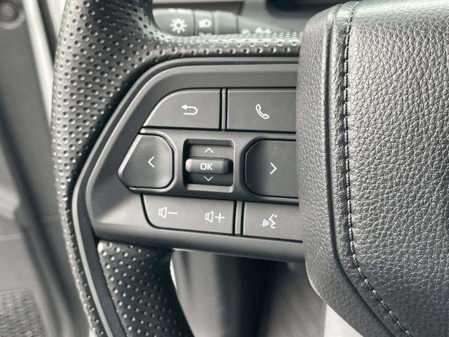 Used 2025 Toyota Tacoma SR5 AWD/4WD image 19