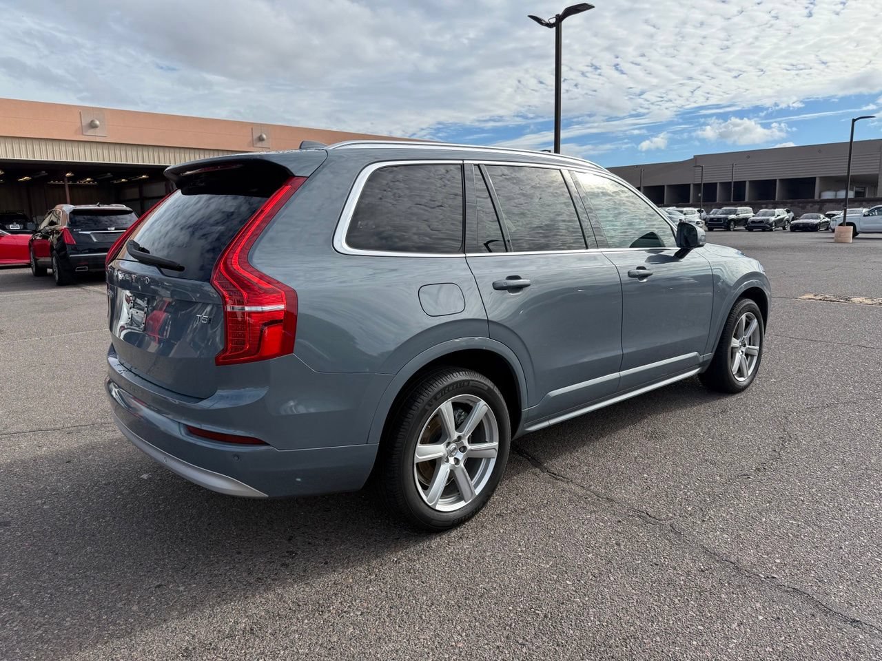 Used 2022 Volvo XC90 T5 Momentum AWD/4WD image 5