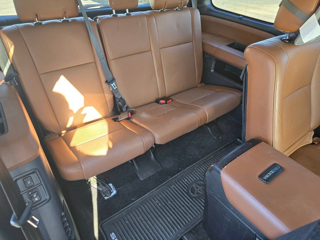 Used 2018 Toyota Sequoia Platinum AWD/4WD image 12