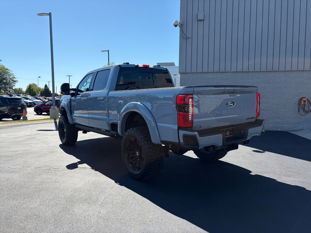 New 2027 Ford F250 Lariat w/ Black Appearance Package AWD/4WD image 8