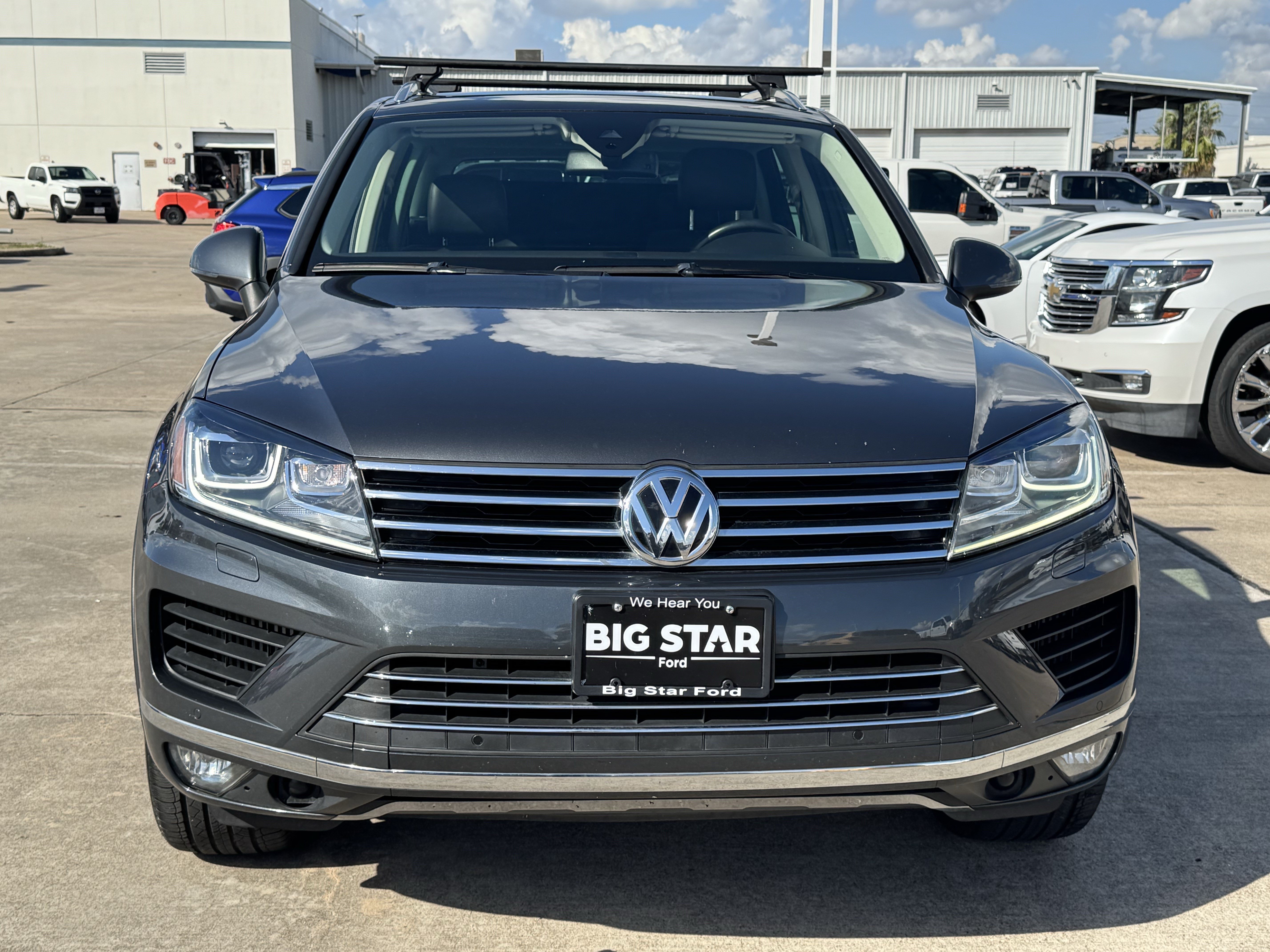Used 2016 Volkswagen Touareg Sport AWD/4WD image 11