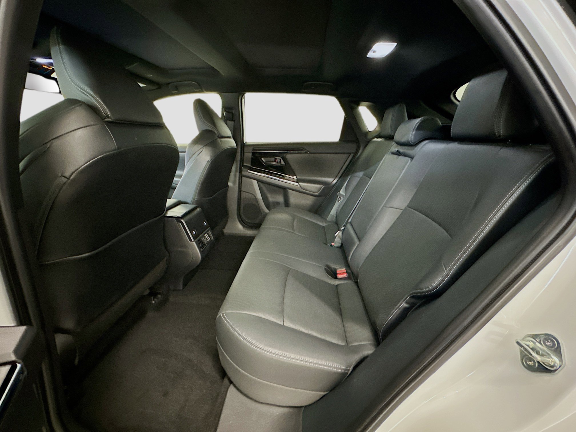 Used 2023 Toyota bZ4X AWD image 30