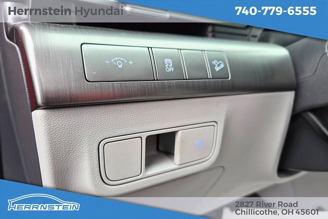 Used 2024 Hyundai Kona SEL image 17