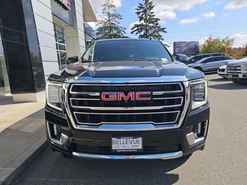 Used 2022 GMC Yukon SLT w/ SLT Luxury Package AWD/4WD image 2