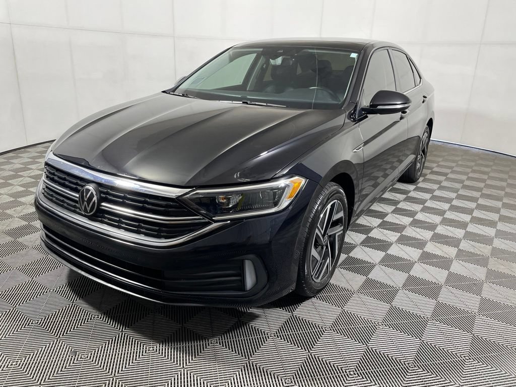 Used 2023 Volkswagen Jetta SEL FWD image 4
