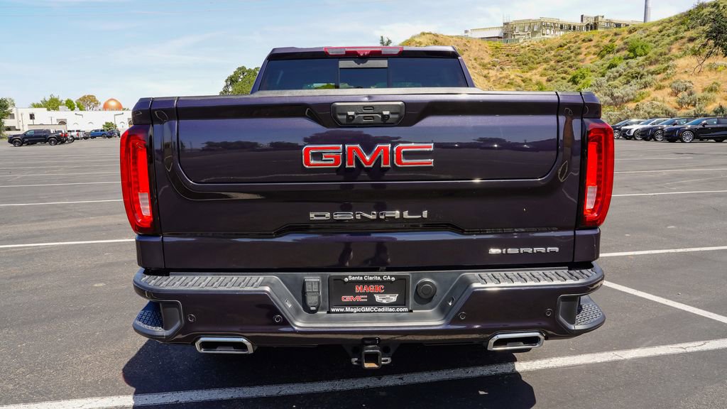 Used 2023 GMC Sierra 1500 Denali w/ Technology Package AWD/4WD image 12