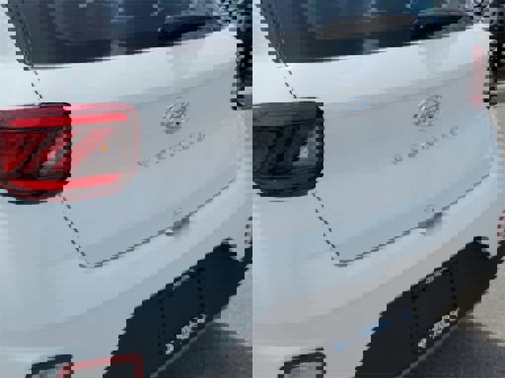 New 2025 Hyundai Venue SEL image 6