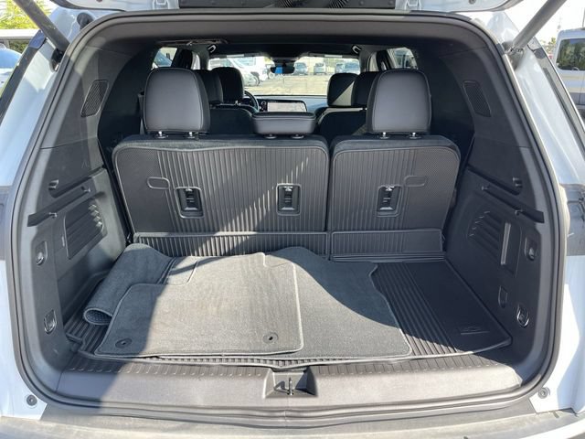 New 2026 Chevrolet Traverse LT w/ Driver Confidence Package AWD/4WD image 24