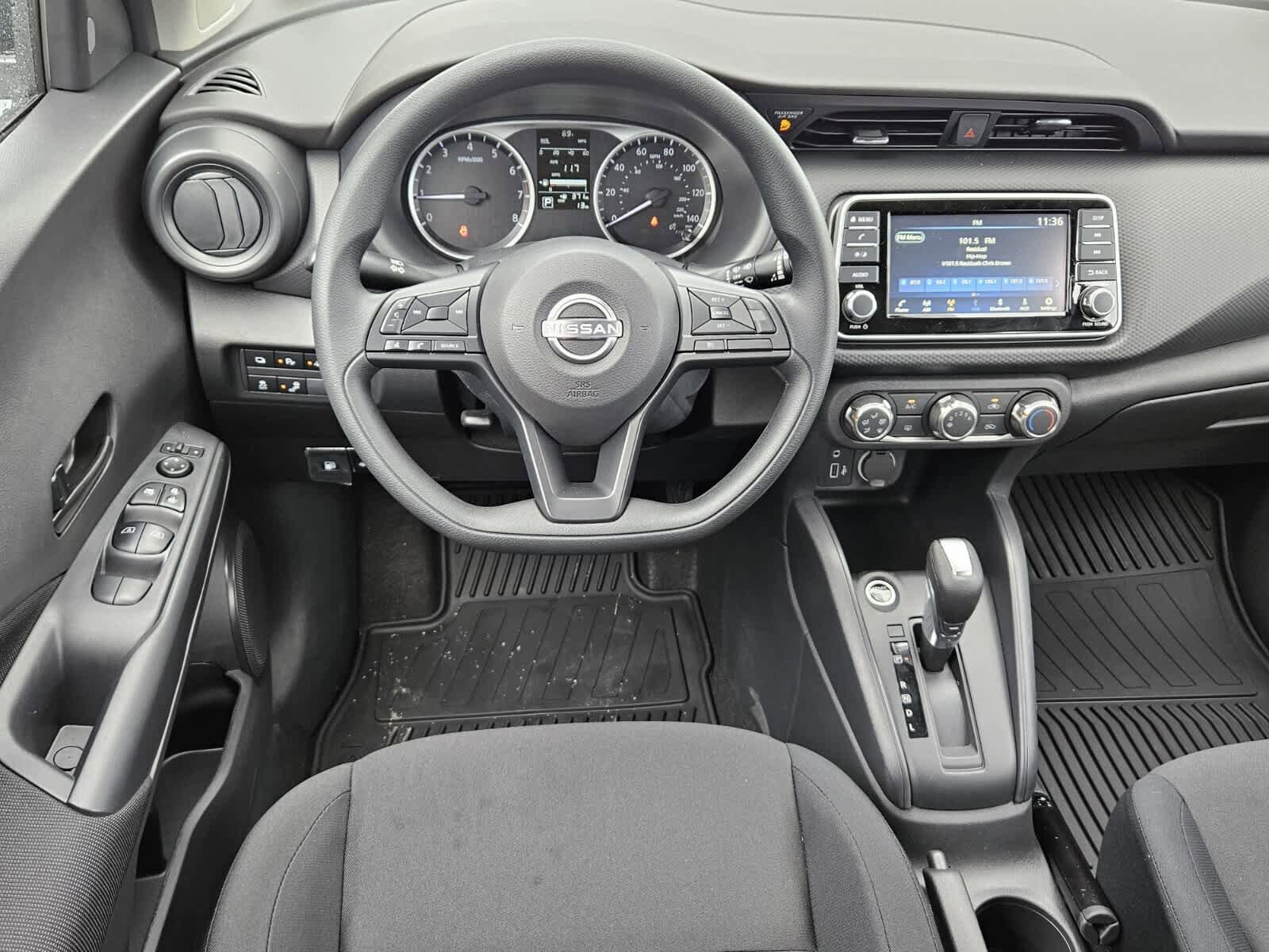 New 2025 Nissan Kicks Play S image 5
