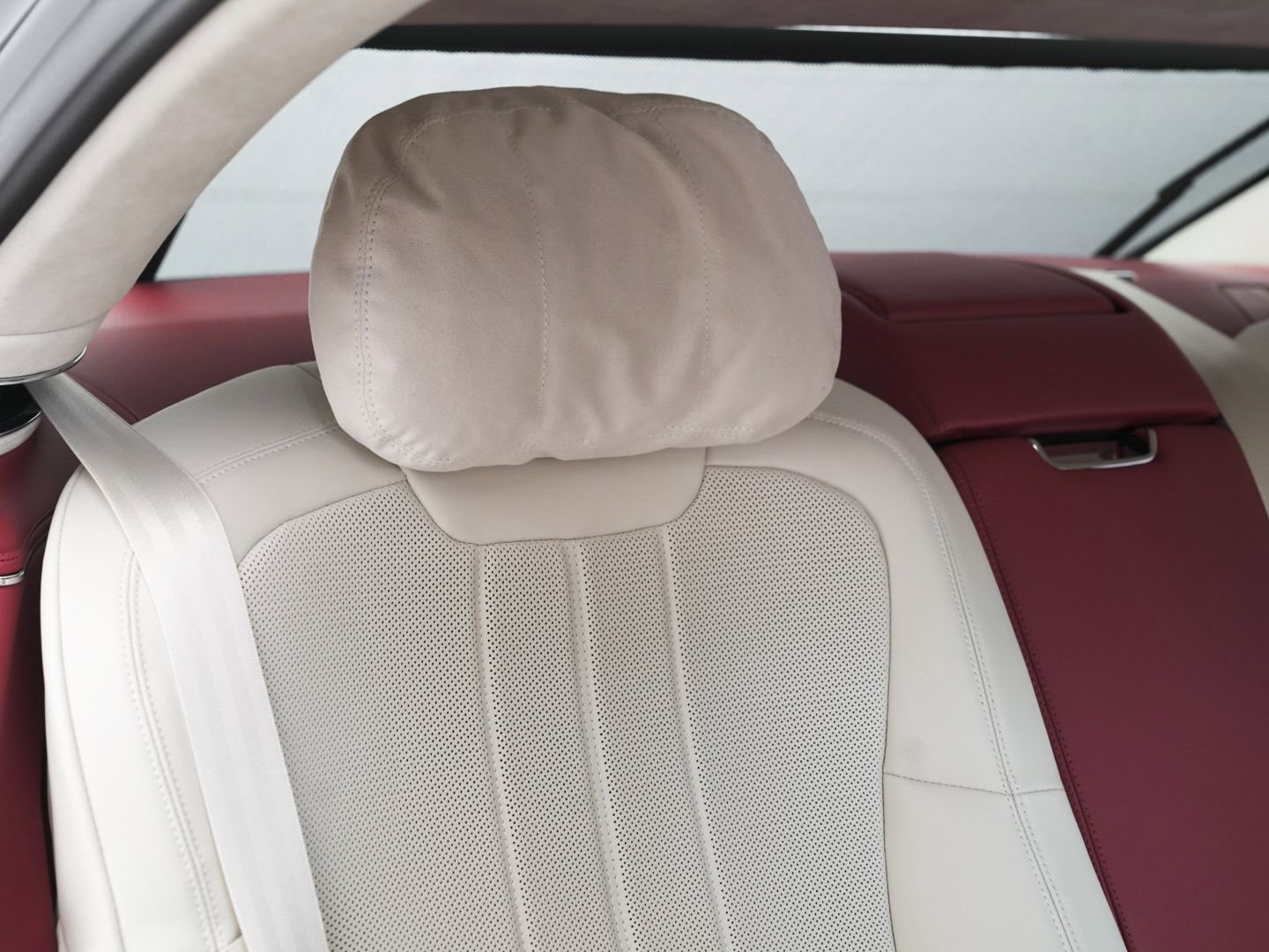 Used 2023 Bentley Flying Spur V8 image 46