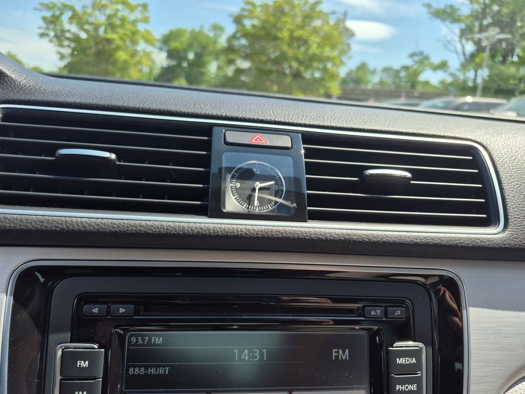 Used 2013 Volkswagen Passat 2.5 SE FWD image 14