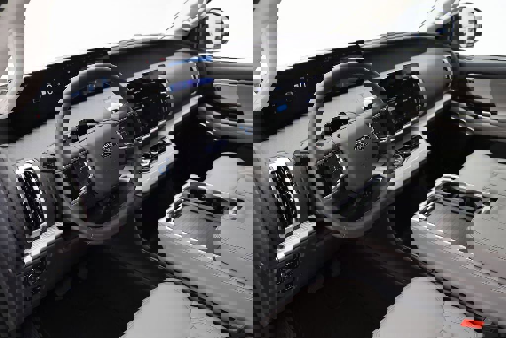 Used 2025 Ford Expedition Max Active image 14