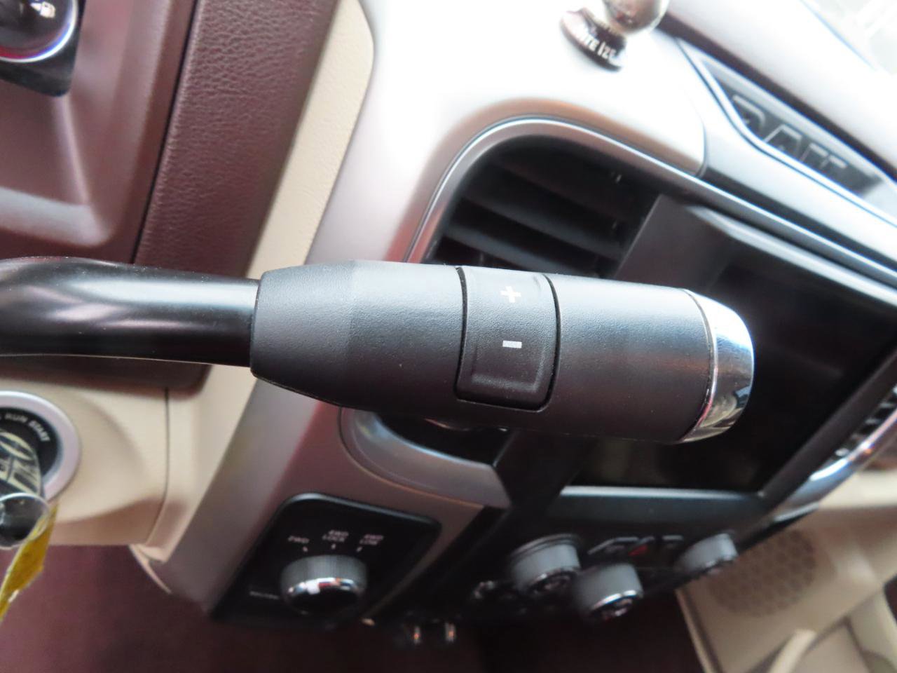 Used 2018 RAM 3500 SLT w/ Luxury Group AWD/4WD image 37