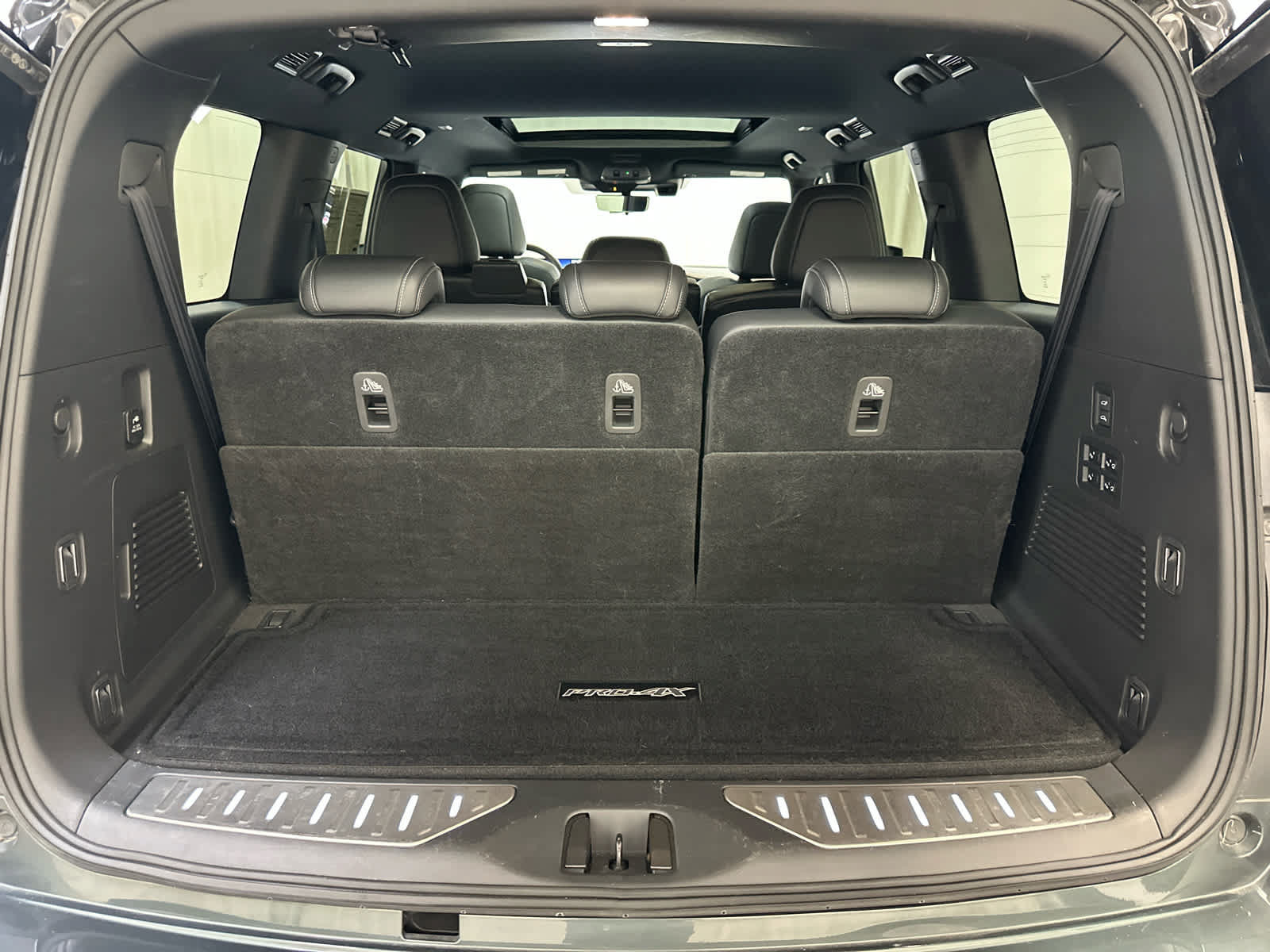 Certified 2025 Nissan Armada PRO-4X w/ Pro-4X Premium Package AWD/4WD image 25
