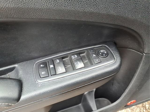 Used 2016 Chrysler 300 S image 12