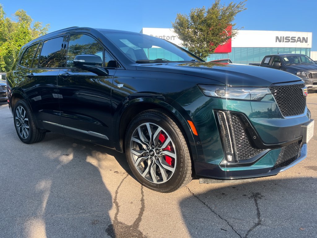 Used 2024 Cadillac XT6 Sport w/ Technology Package AWD/4WD image 3