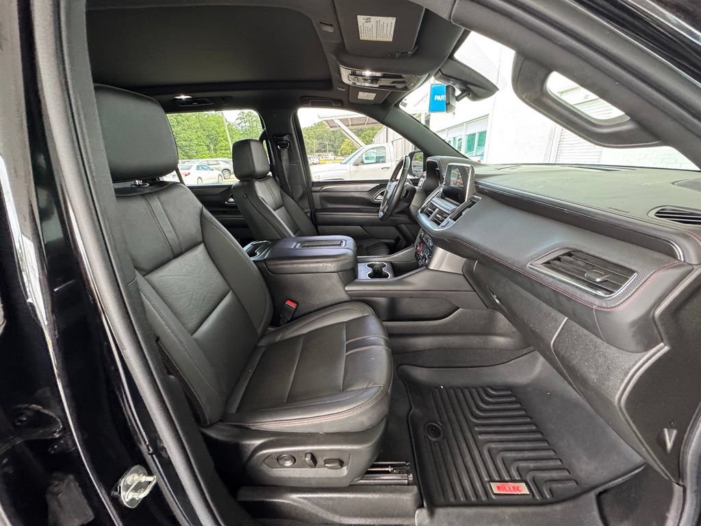 Used 2022 Chevrolet Suburban RST w/ Luxury Package RWD image 17