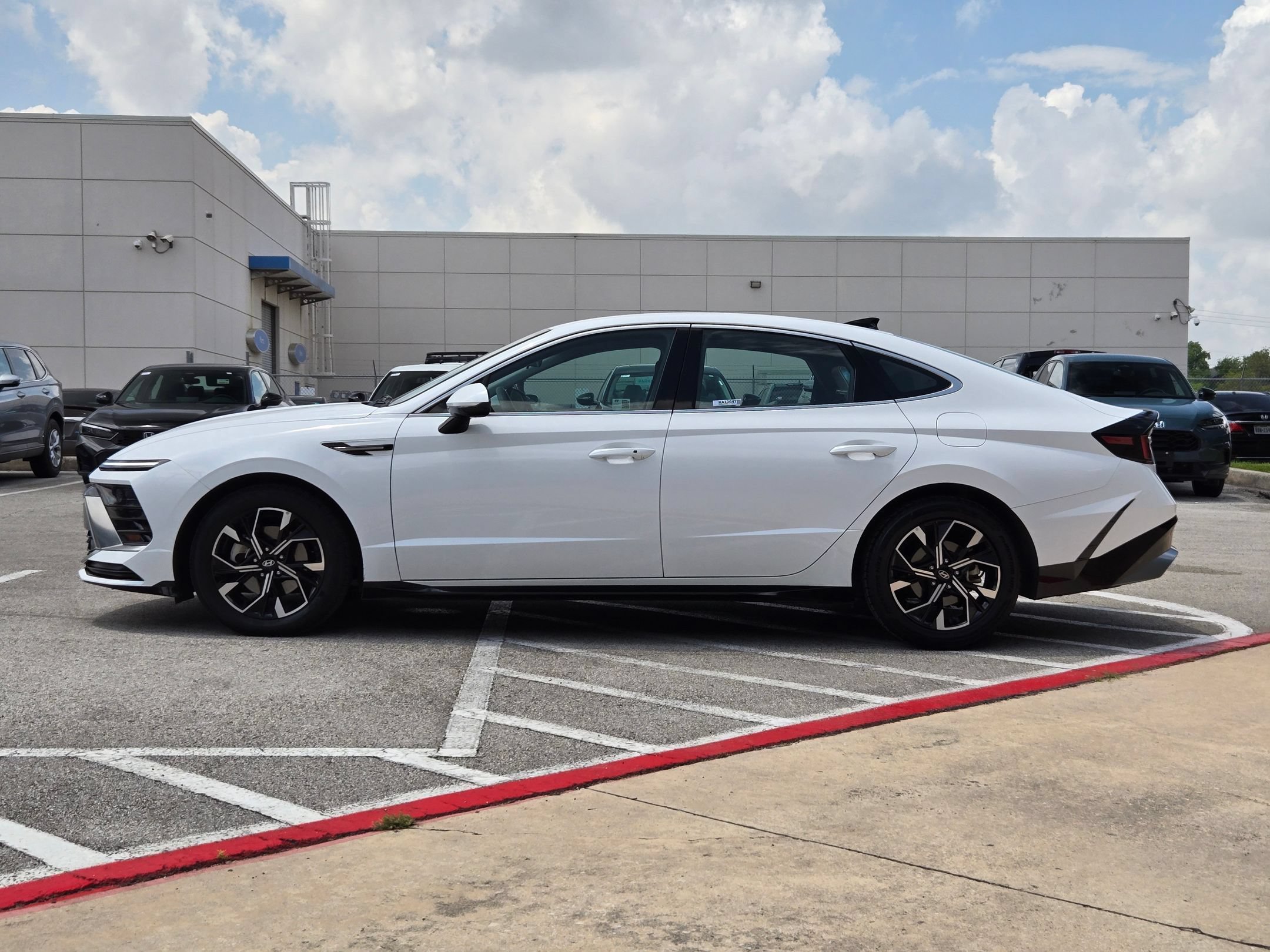 Used 2024 Hyundai Sonata SEL FWD image 6