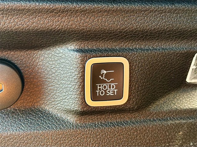 Used 2024 Jeep Grand Cherokee L Altitude image 13