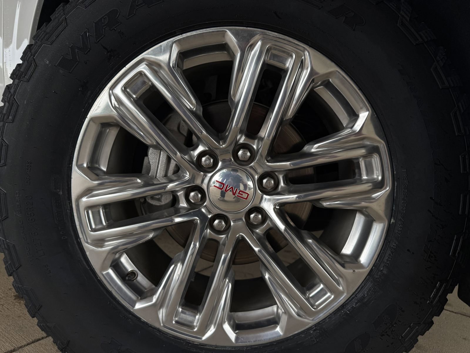 Used 2022 GMC Yukon SLT w/ SLT Luxury Package AWD/4WD image 10