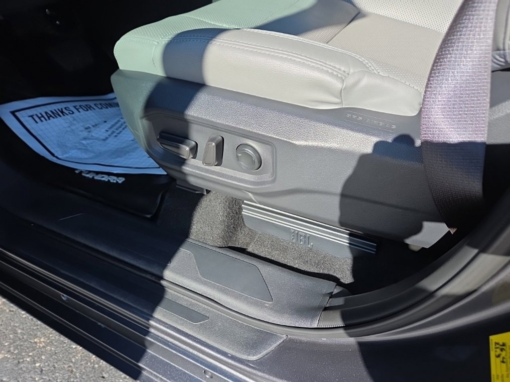 Used 2023 Toyota Tundra Limited image 18