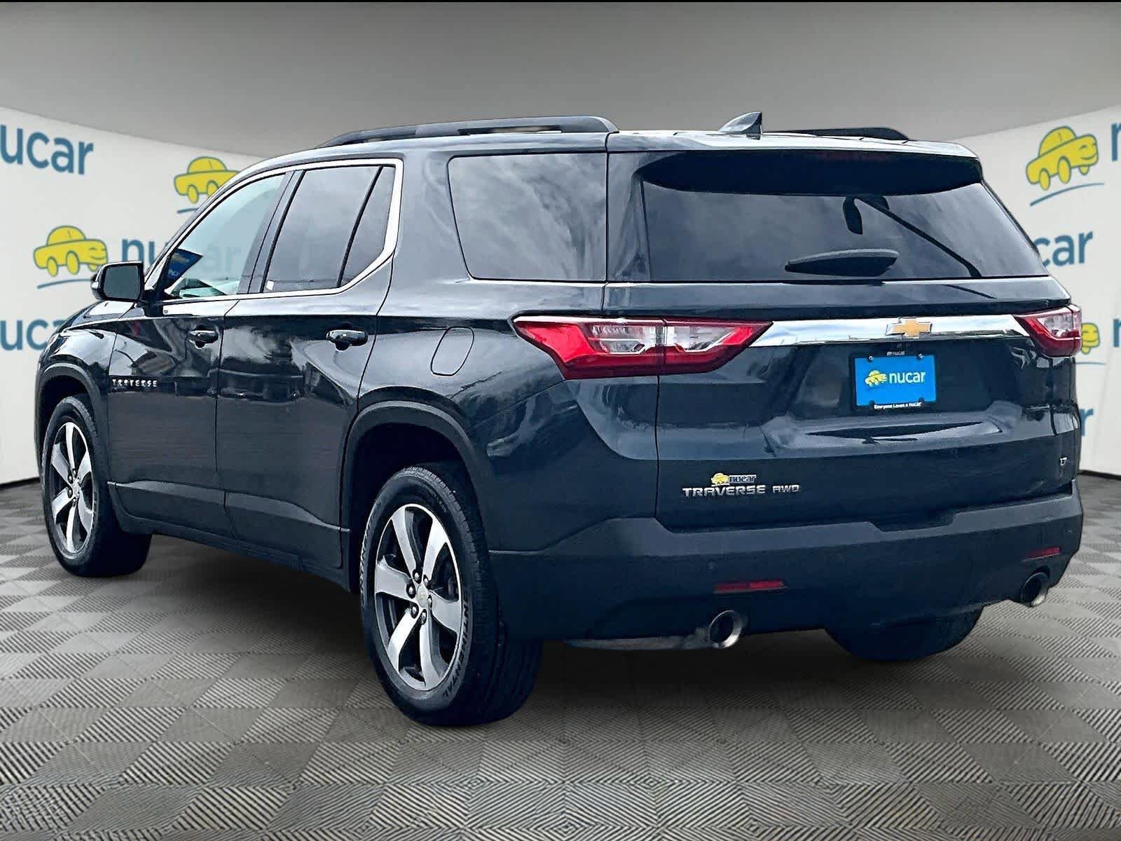 Used 2020 Chevrolet Traverse LT w/ LT Premium Package AWD/4WD image 4