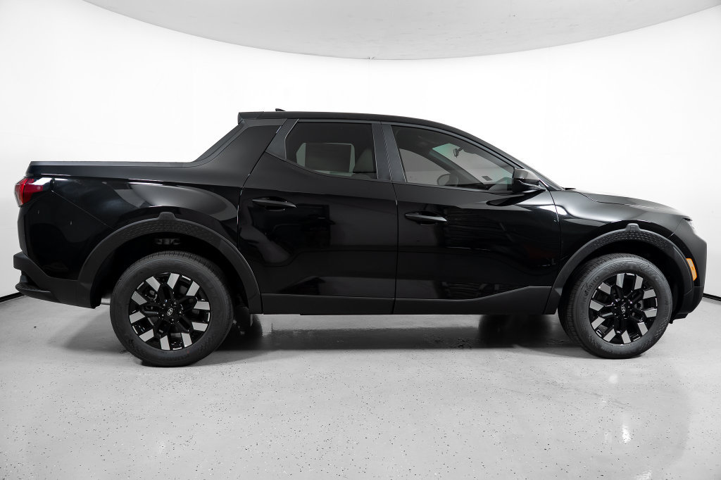 New 2027 Hyundai Santa Cruz SE FWD image 3