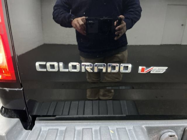 Certified 2019 Chevrolet Colorado W/T w/ Custom Special Edition AWD/4WD image 30