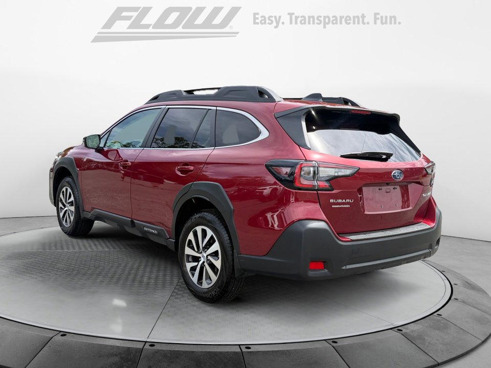Used 2025 Subaru Outback Premium AWD/4WD image 6